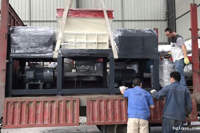 河北保定废纸撕碎机发货现场