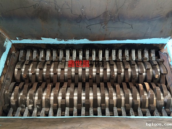 双轴薄膜破碎机结构