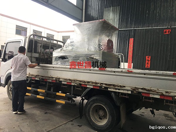 400型撕碎机发往越南