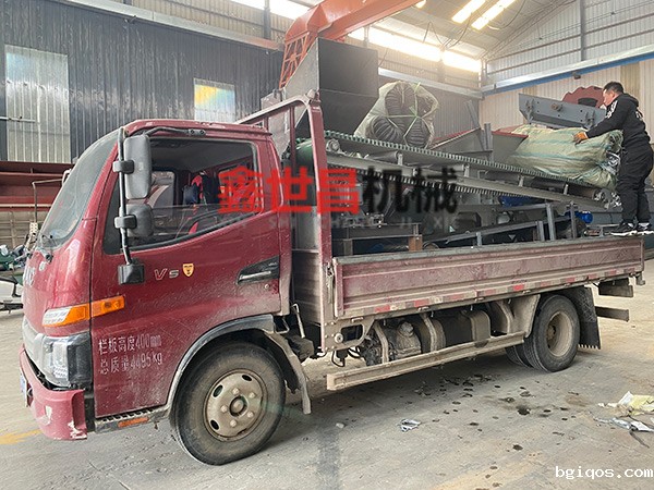 400型双轴撕碎机、800型水滴式金属粉碎机发货