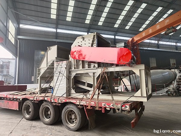 1300型铝箔纸压块破碎机发往广东