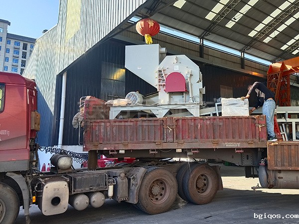 800型易拉罐破碎机发往山东