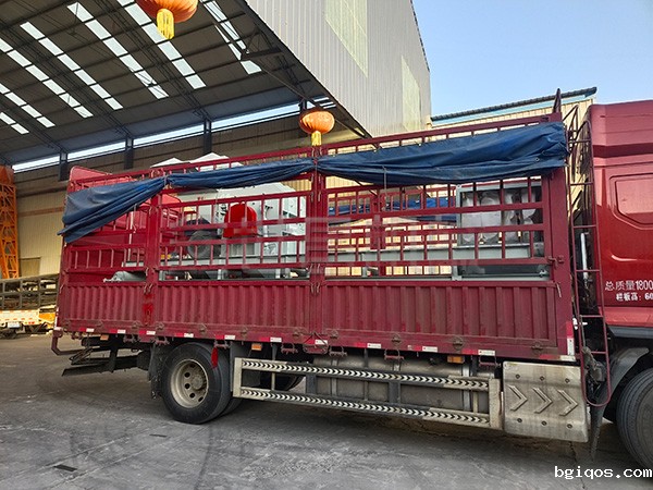 1000型花盒破碎机发往湖南