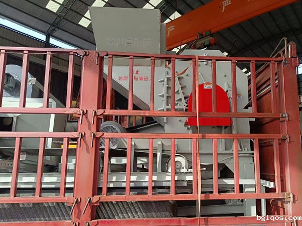 1300破碎机发货现场