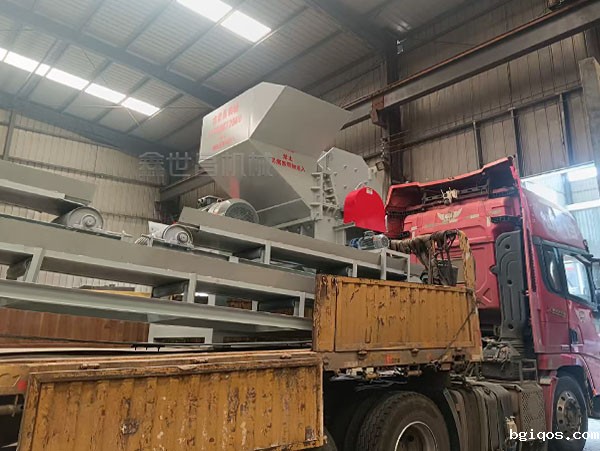 湖南衡阳1000型破碎机发货现场