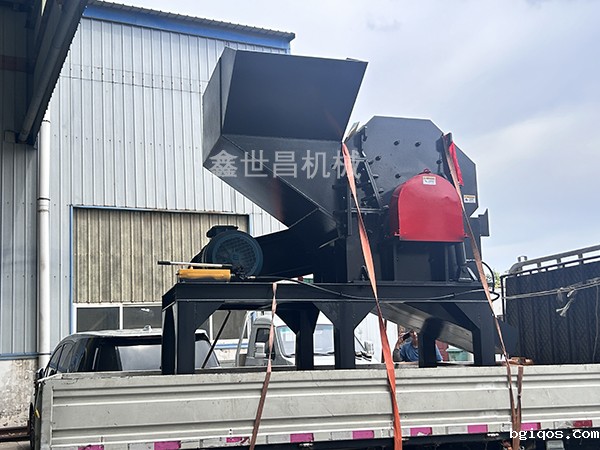 800型破碎机发往河南濮阳